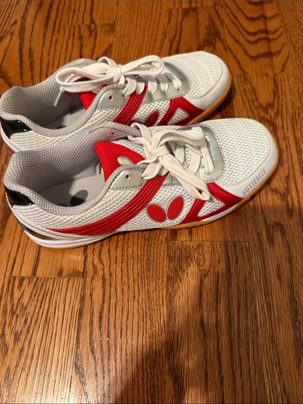 Butterfly White and Red Lightweight Sneakers